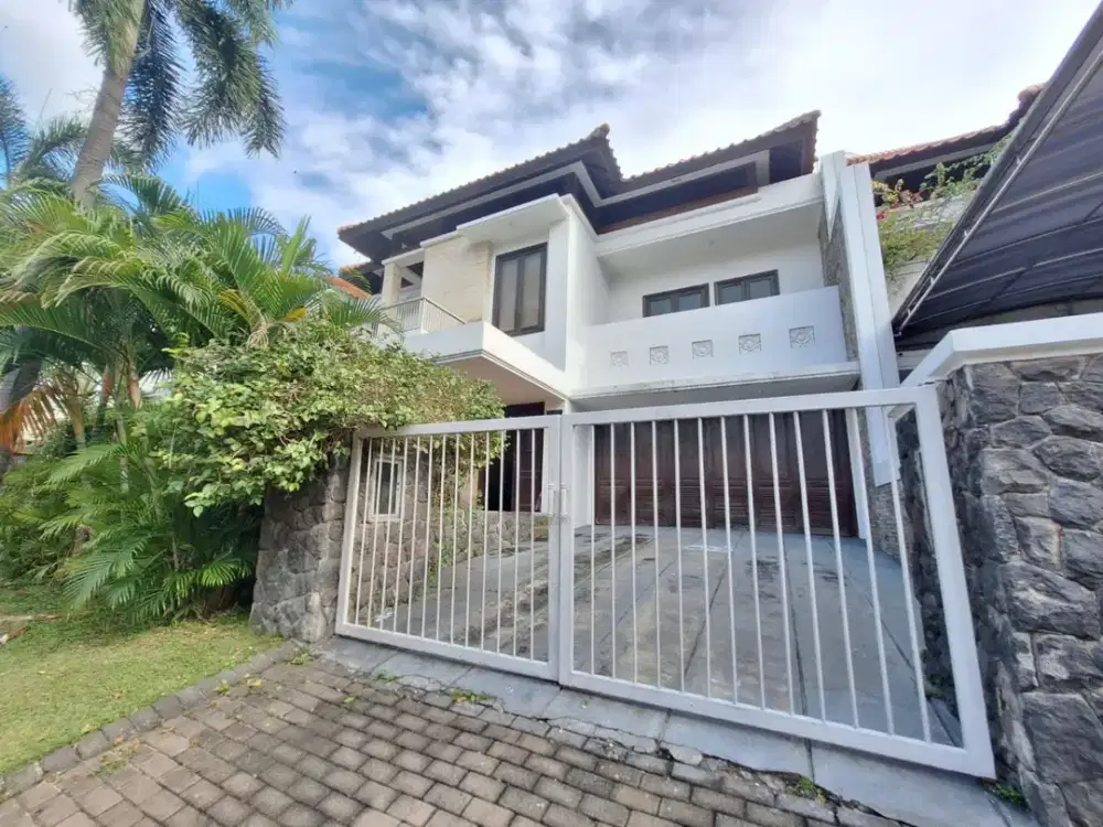 Ciamik Rumah Graha Famili Surabaya Barat dekat Pakuwon Citraland