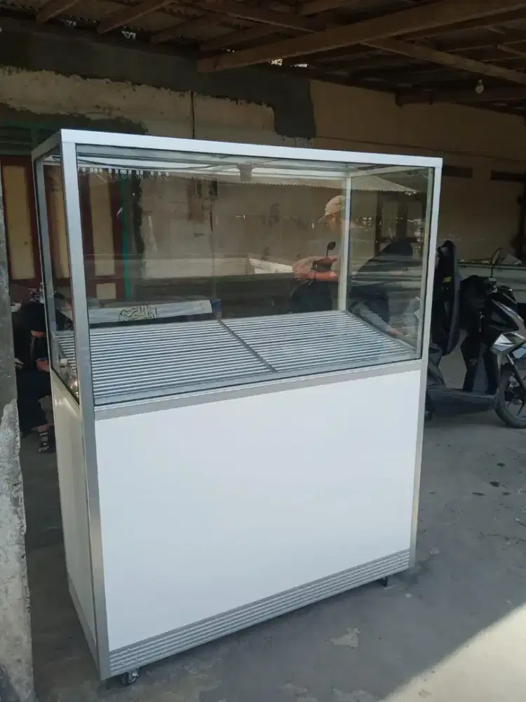 Gerobak gorengan etalase gorengan ramesan warung makan polos