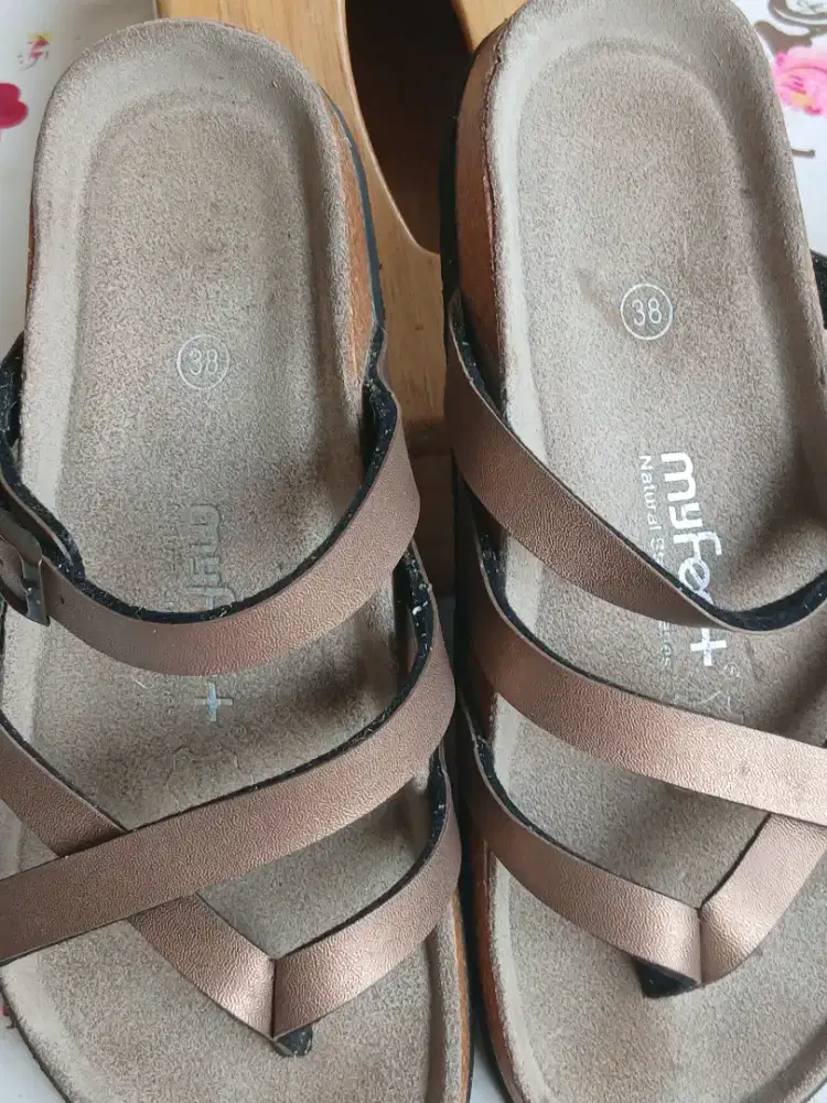 Sandal kesehatan myfeat suze 38