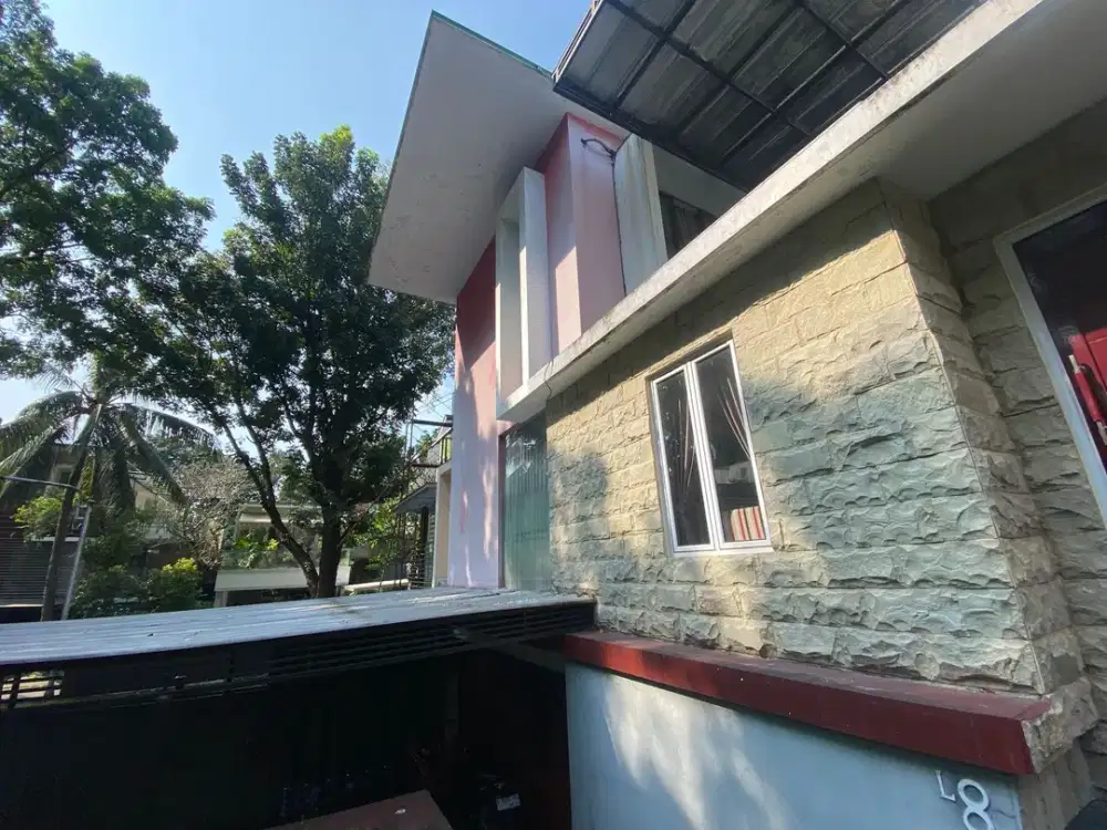 Rumah 2 Lt Strategis 8 Mnt ke Pintu Tol Cibubur 2 Hadap Timur J-47721