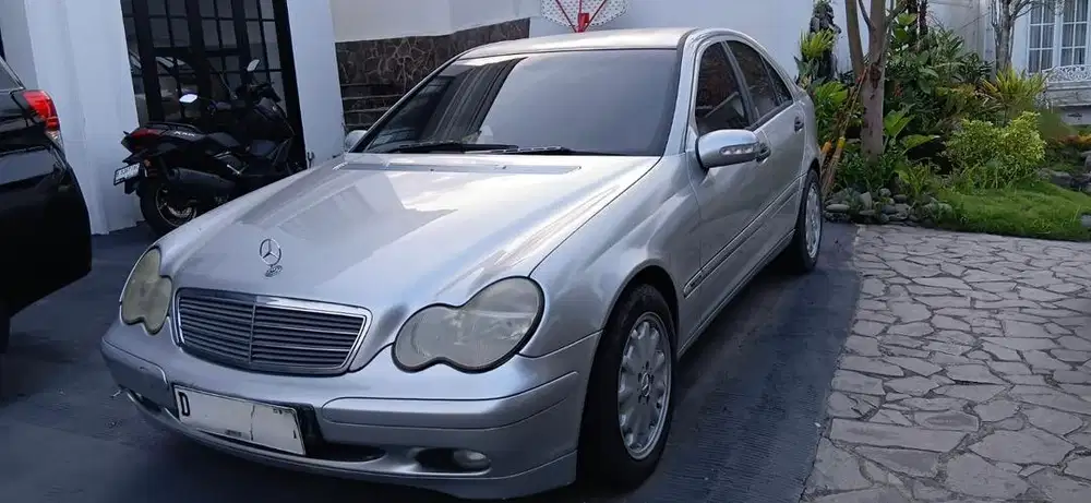 Dijual Mercedes Benz W203 C180 Compressor Tahun 2004