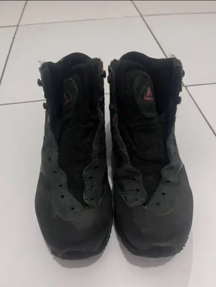 Di jual sepatu eiger original