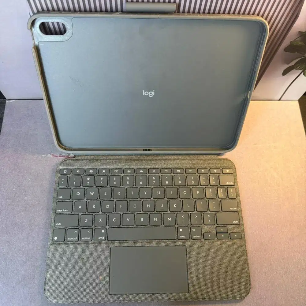 Keyboard Logitech for iPad Gen 10 Original