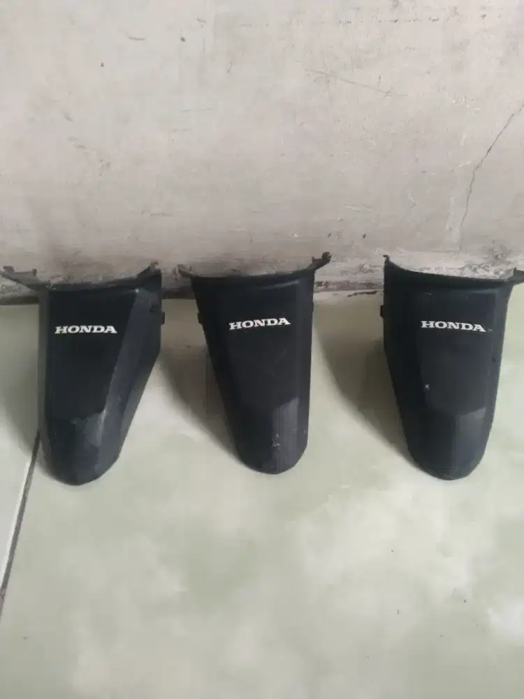 Sepakbor lampu belakang beat 2020