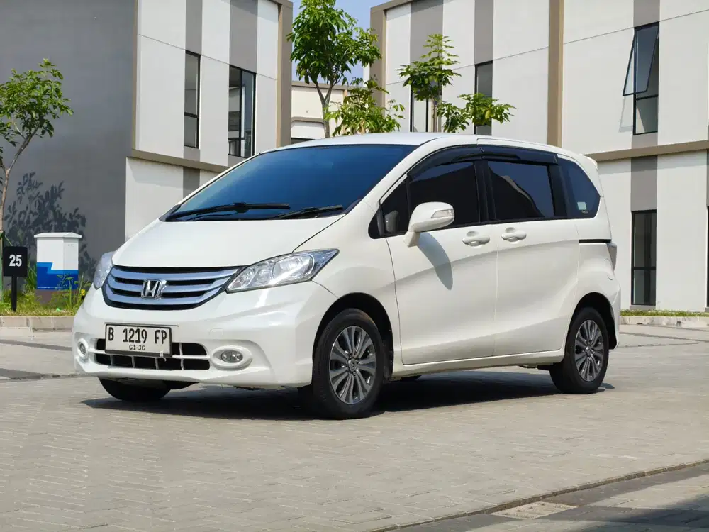 HONDA FREED 1.5 PSD AT 2014-2015 LOW KM & SIAP PAKAI