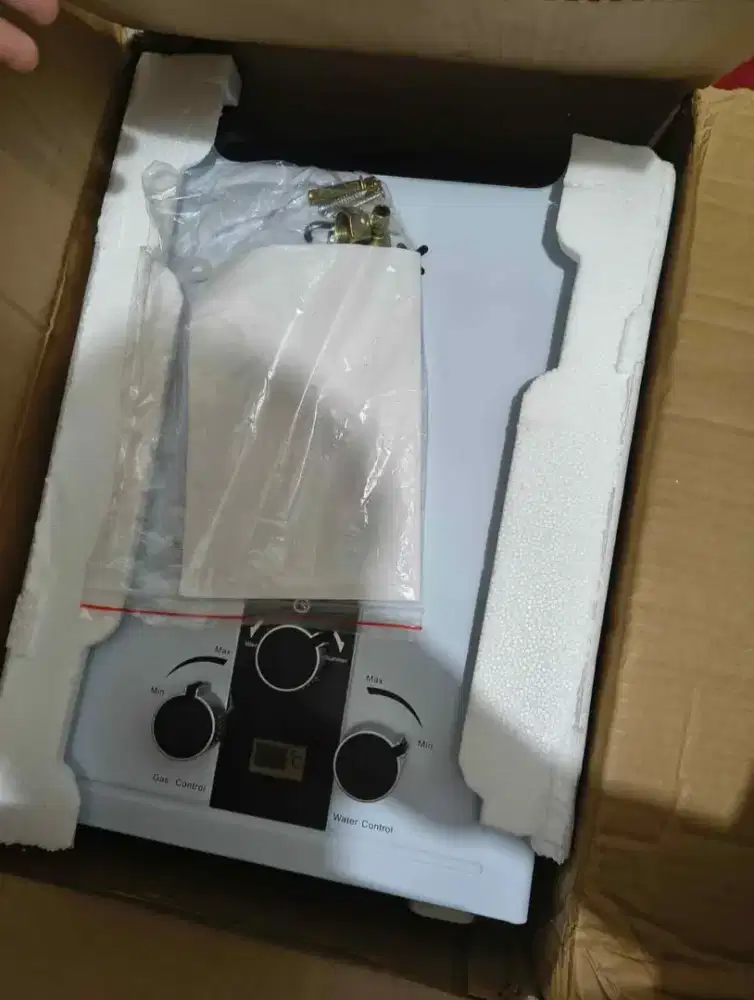 BNIB BARU HARGA PAS Water heater gas 6l