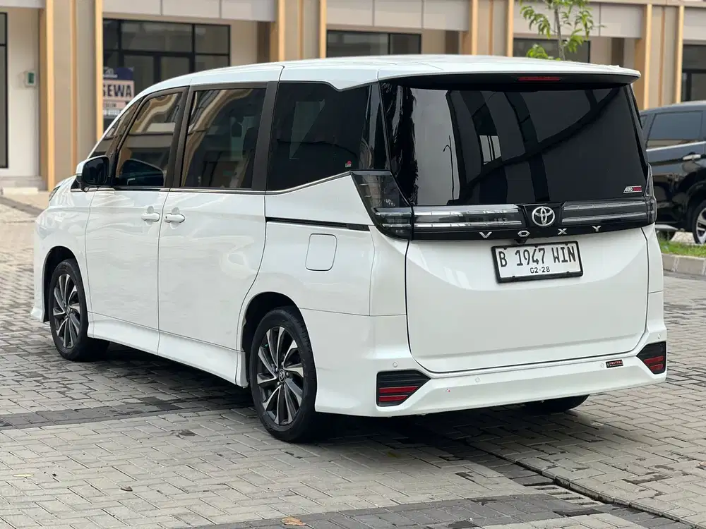 Toyota Voxy 2022 Bensin