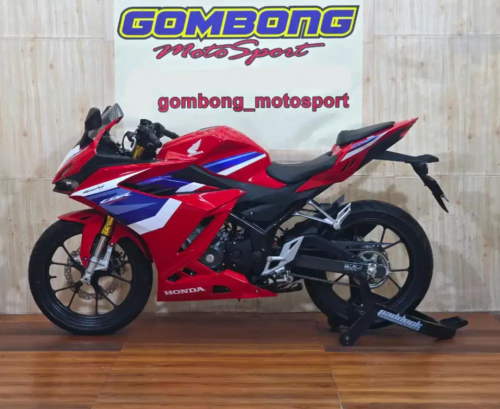 HONDA CBR 150R TRICOLOR 2026 . LIKE NEW