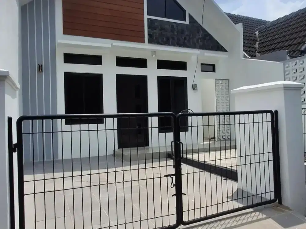 Rumah Bebas Banjir Dekat RS Mitra Keluarga Cibubur Hadap Timur J-48031