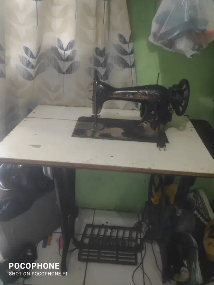 di jual mesin jahit singer 1,2 negoin