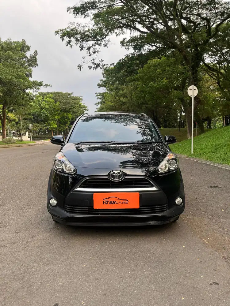 TOYOTA SIENTA V 1.5 A/T 2018