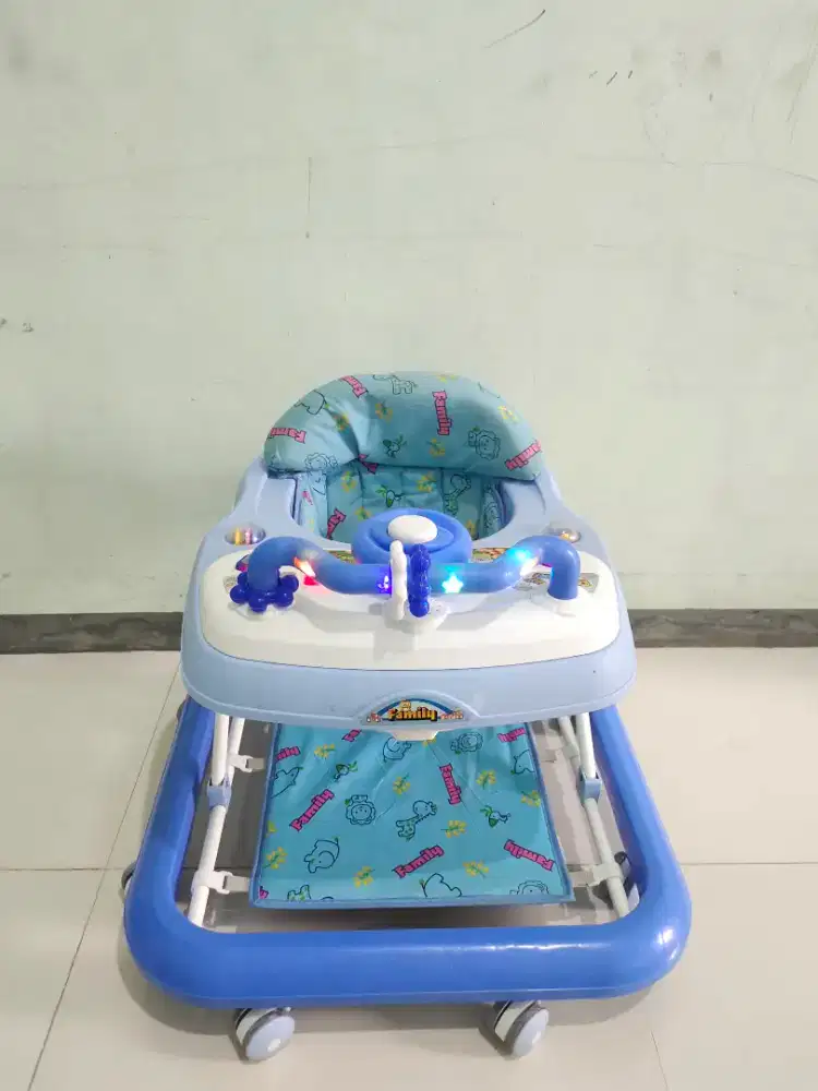 Baby Walker Merk Family