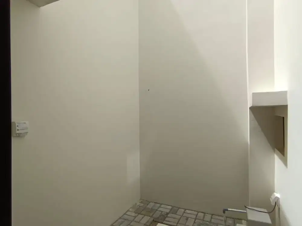 Disewakan Rumah Baru Hook di Cluster Regia - Summarecon Crown Gading.