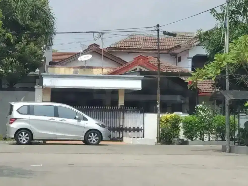 RARE! DIJUALLL  Rumah Besar 2 Lantai – Tanah Luas Bisa Dikembangin‼️