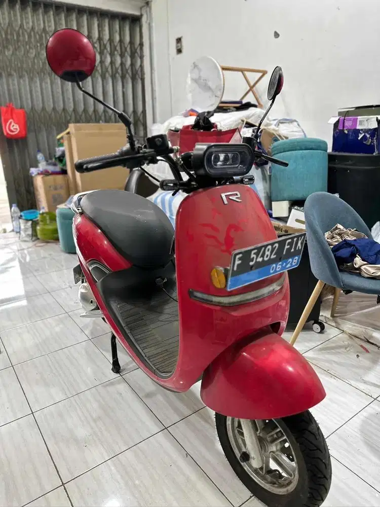 Sepeda motor listrik viar q1