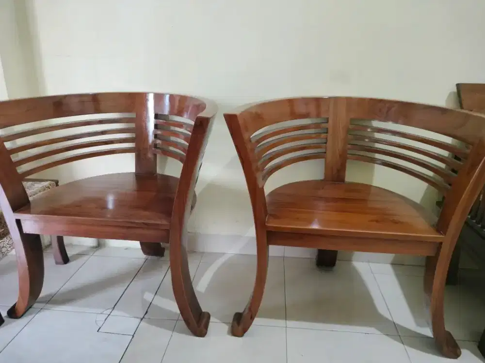 Kursi dan meja tamu second