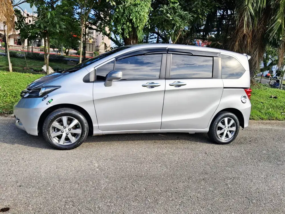 Honda Freed 2012 Bensin