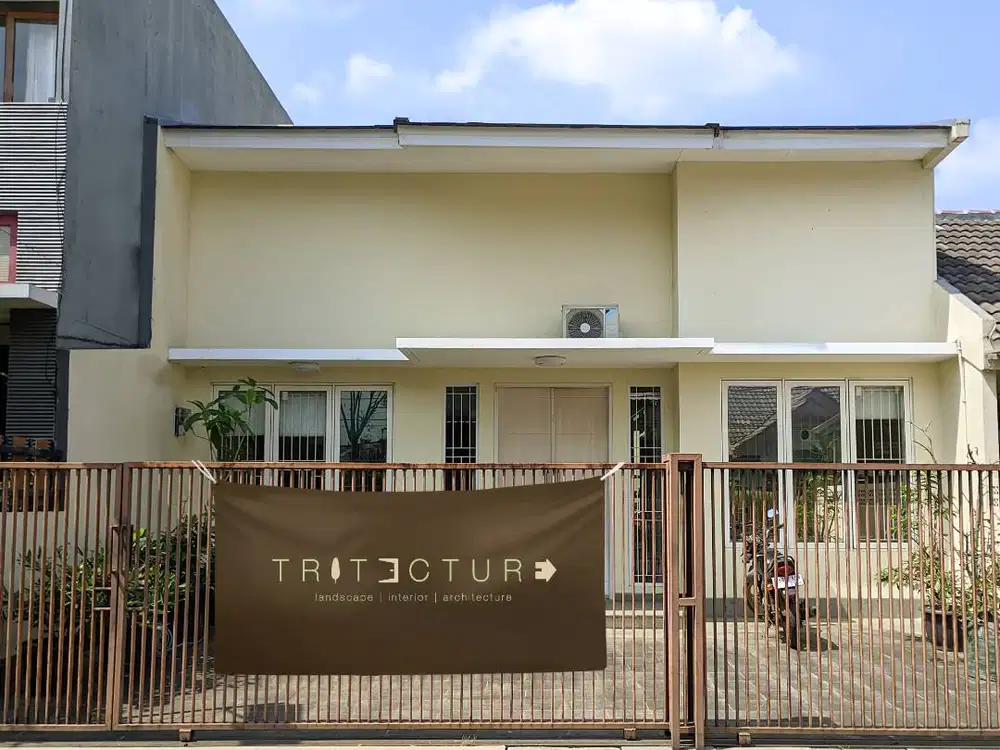 DIBUTUHKAN HOUSEKEEPING/ART