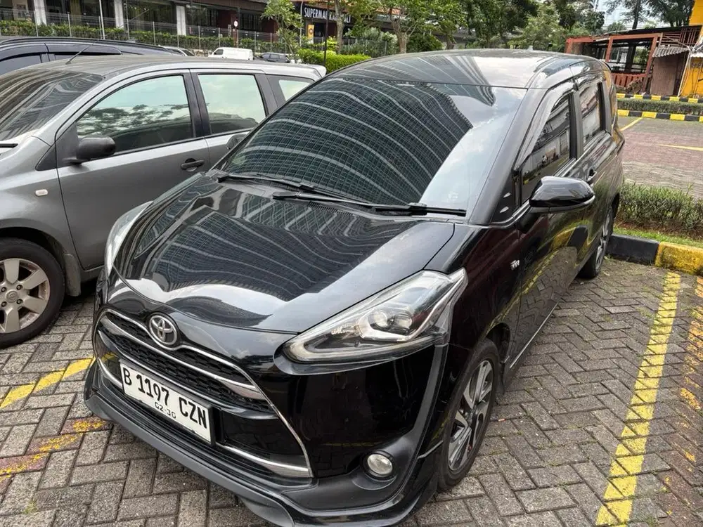 TOYOTA SIENTA Q 2020