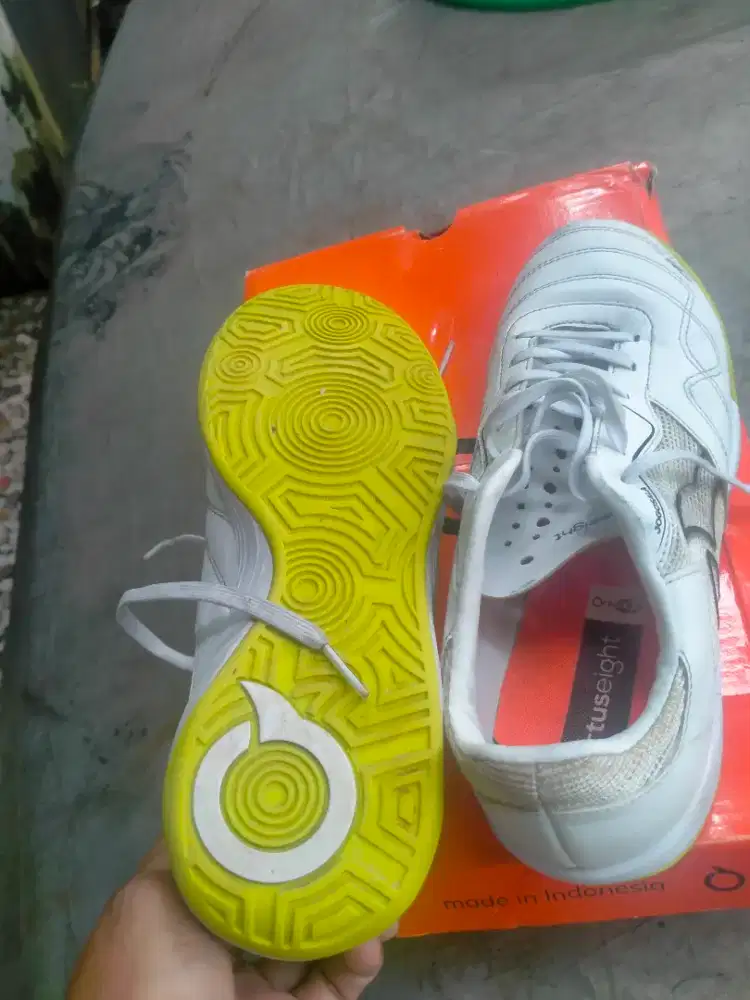 Sepatu futsal ortus sz 40
