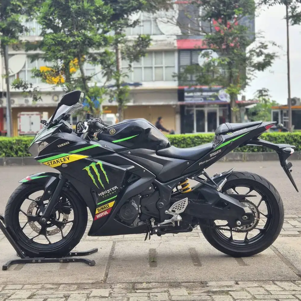 YAMAHA R25 V1 2015 BLACK KM RENDAH PAJAK ON SIAP TOURING