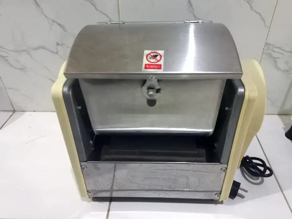 Di jual mesin adukan adonan merk WILLMAN