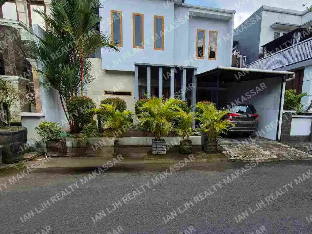 RUMAH MEWAH CLUSTER JALAN LANDAK 9x20. 4 KAMAR. SEMI FURNISH. FREE AC & WATERHEATER