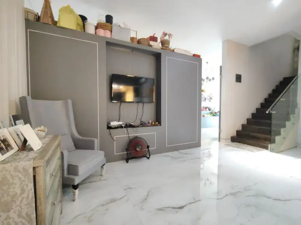 Rumah di Cluster Malibu Beach Pakuwon City, Lokasi Favorit