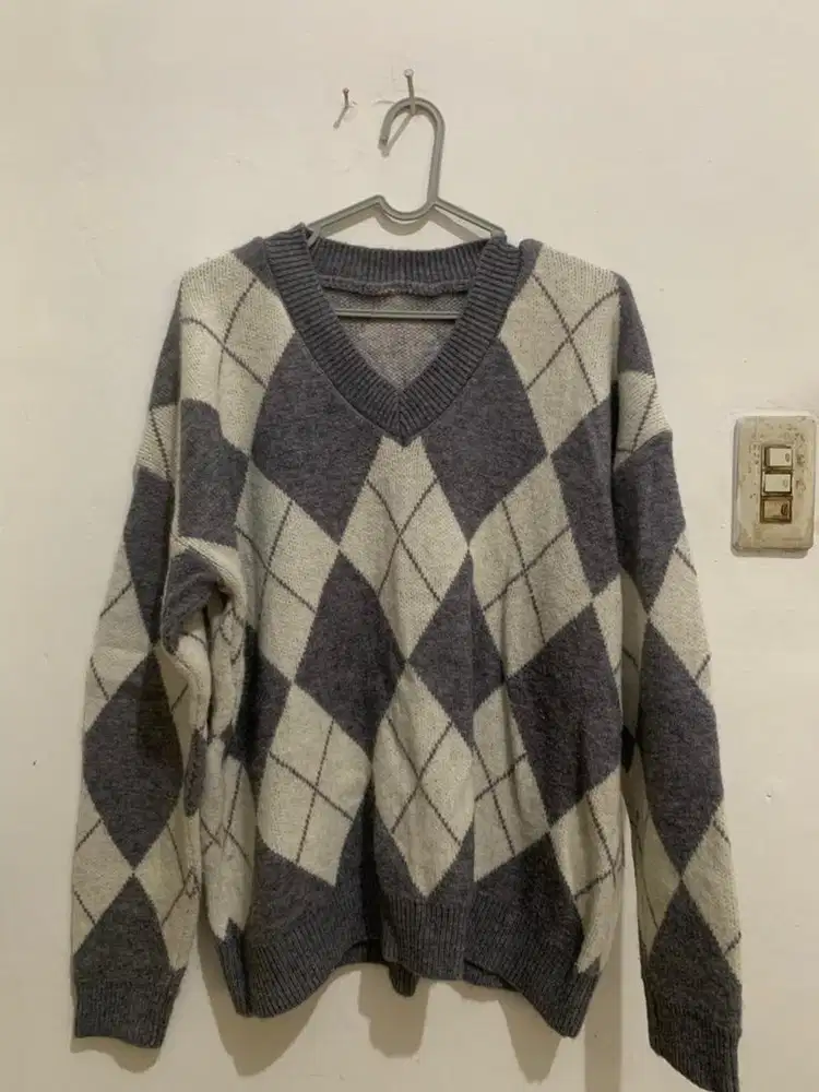 Sweater tebal ketupat abu