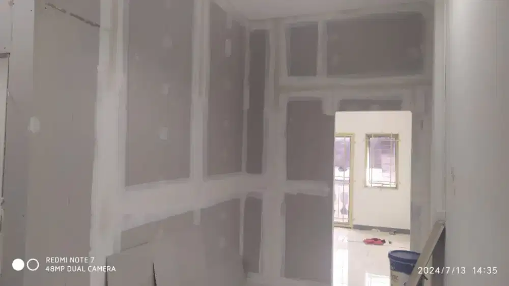 Tukang Pasang Plafon dan Partisi Gypsum. Kontraktor Bangun Rumah Mewah