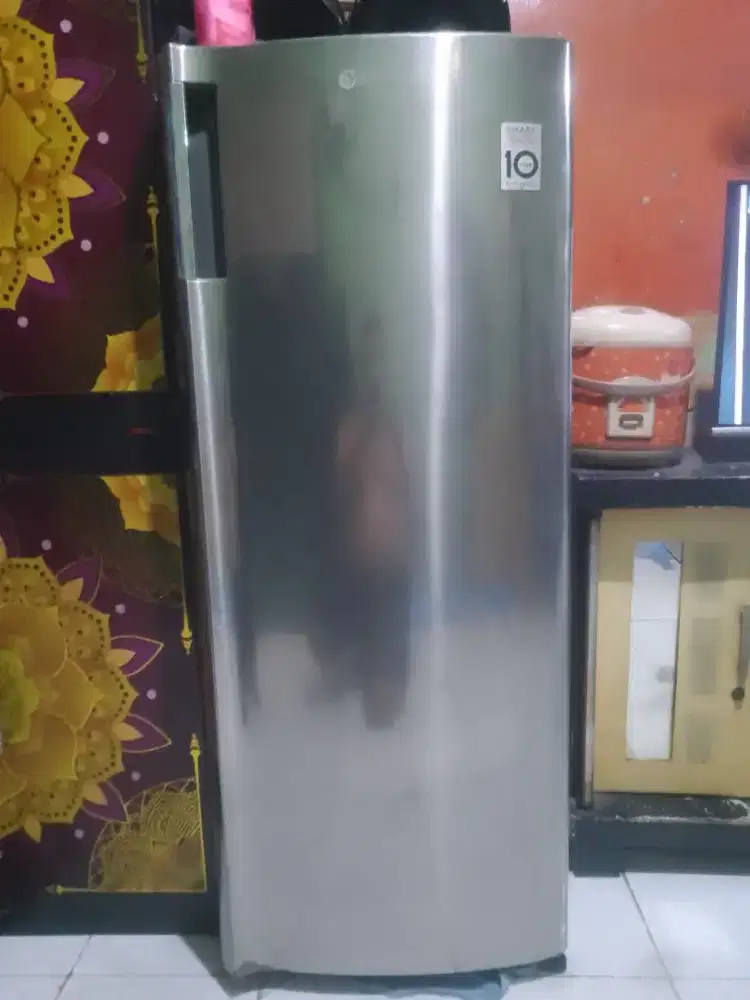 Dijual cepat frezerr LG kondisi normal mesin msh ori dijamin.. nego