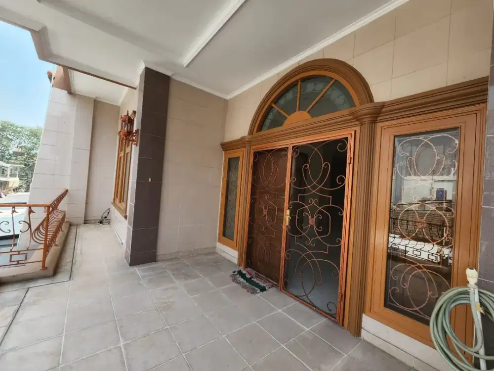 DISEWA RUMAH DI KELAPA KOPYOR 1 KELAPA GADING JAKARTA UTARA