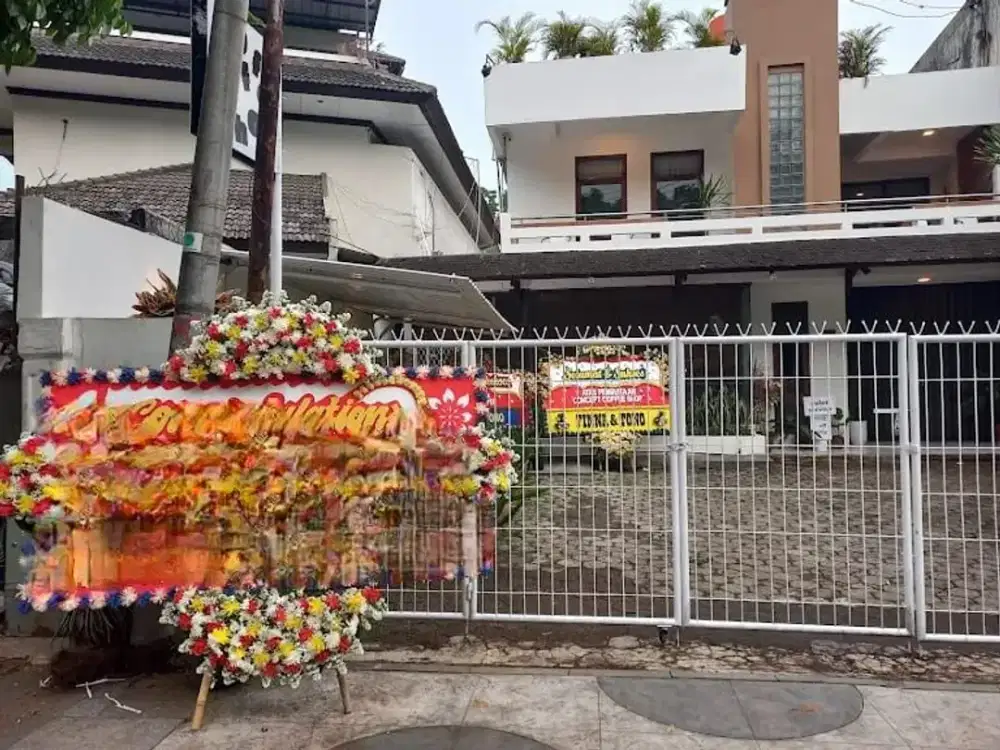 Rumah Luas Mainroad Jalan Riau Pusat Kota Bandung Bagus untuk Investasi Cafe resto dan hotel