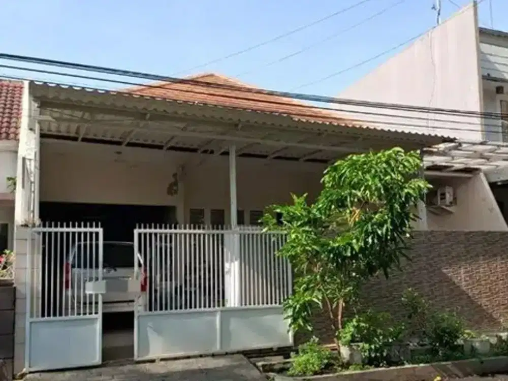 Dijual Rumah Second Terawat Manyar Lingkungan Nyaman