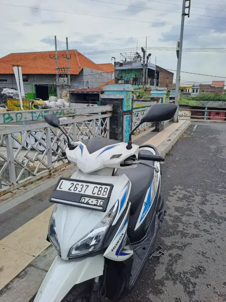 Vario 110FI LED warna putih lengkap