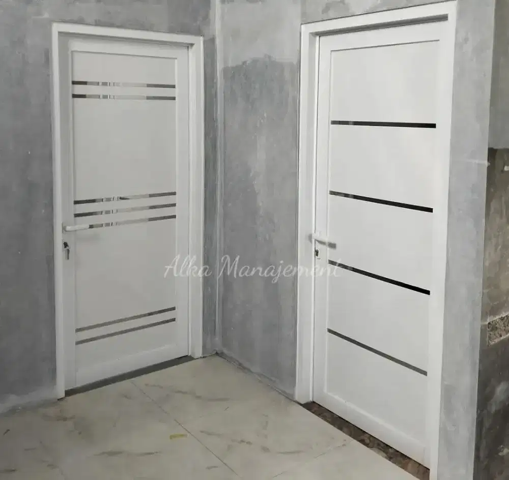 Pintu swing aluminium T210cm L90cm hrg terpasang 2,4 jt / unit