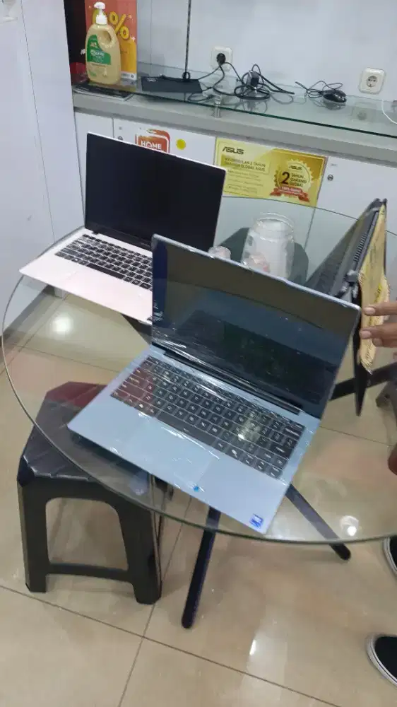Jual laptop baru bergaransi resmi, cash kredit tuker tambah laptop.