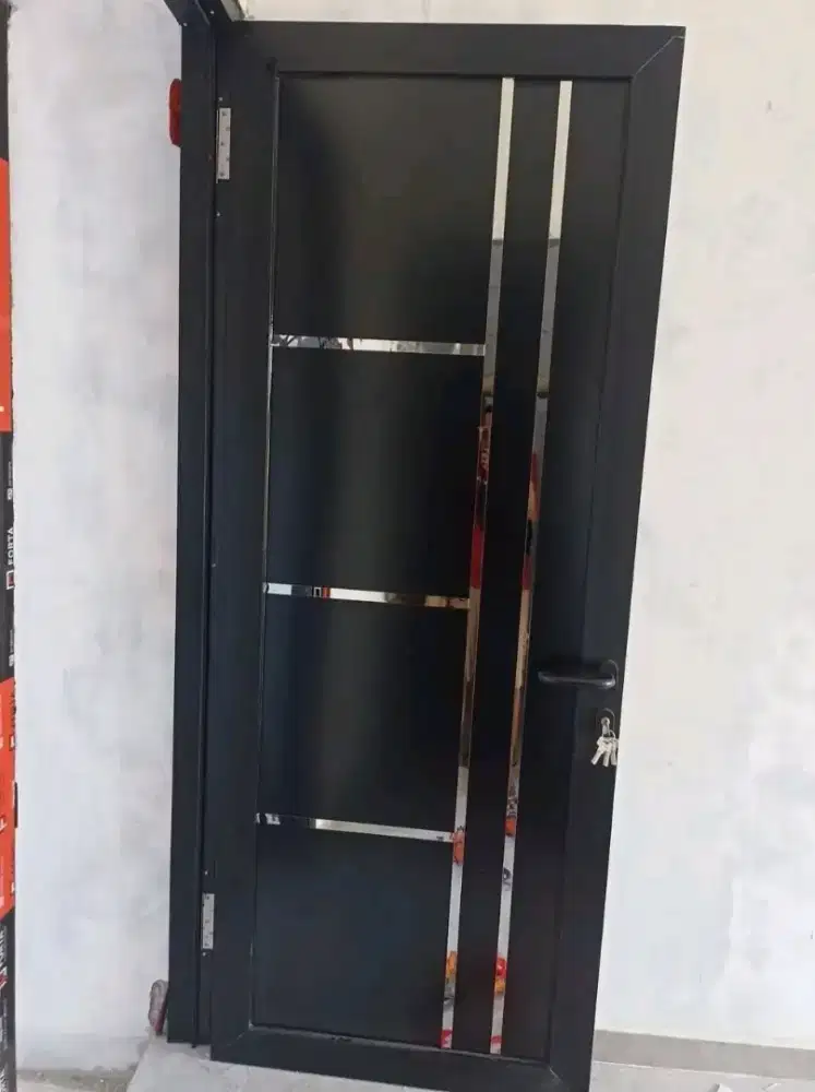 Pintu aluminium swing T210cm L90cm harga plus pasang 2,4 jt / unit