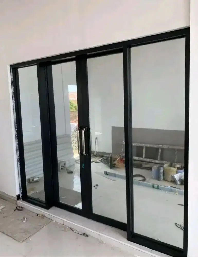 Partisi sekat ruangan aluminium T210cm L350cm hrg plus pasang 7,6 jt