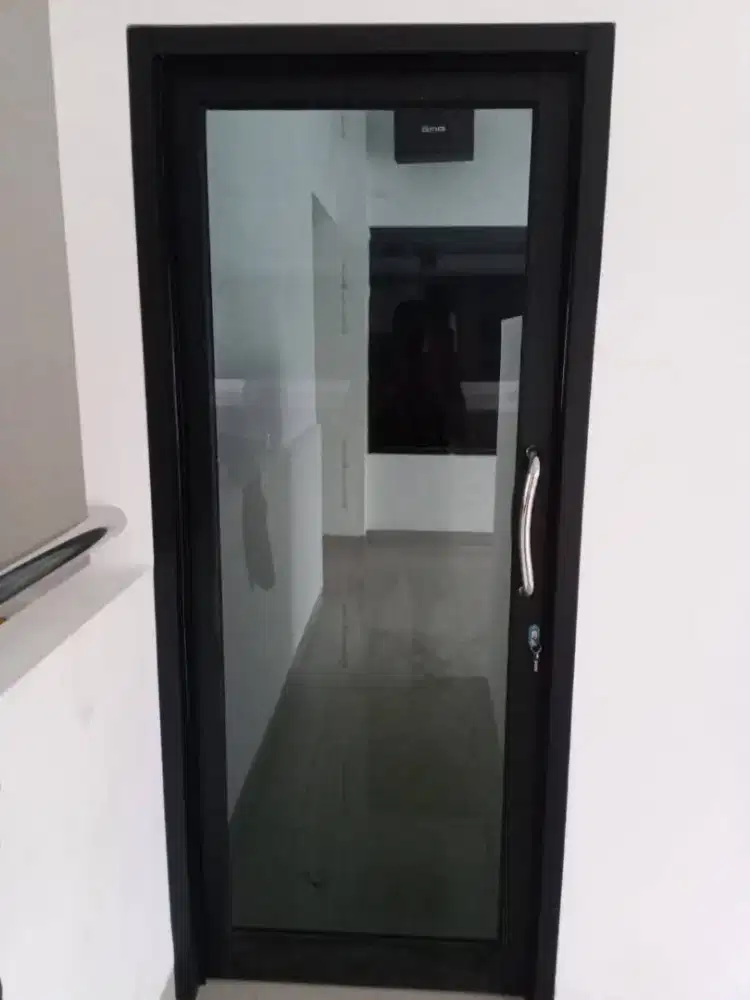 Pintu alumunium swing T220cm L100cm max harga dg pasang 2,3 jt / unit