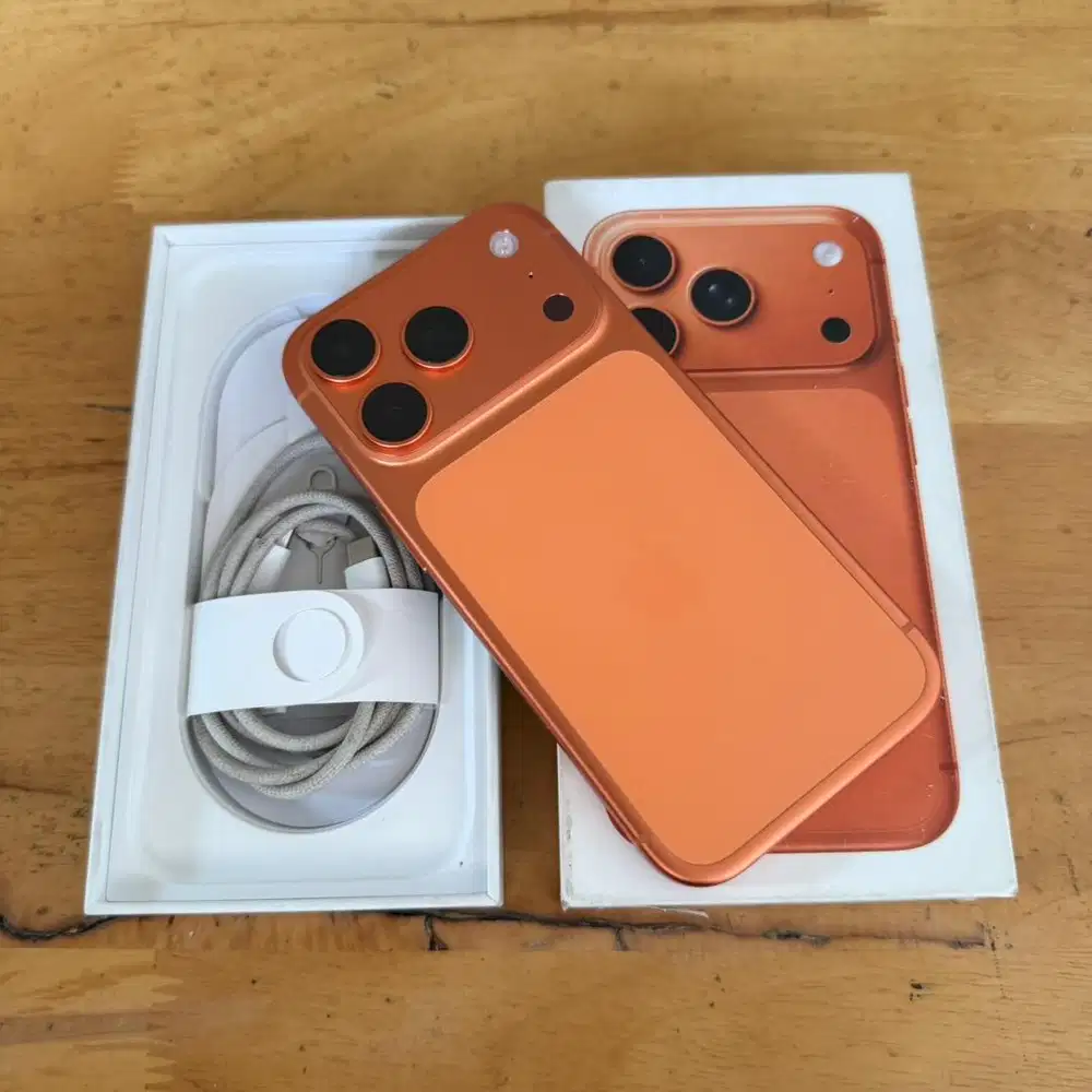 iPhone 17 PRO 256GB Cosmic Orange Fullset Garansi Resmi iBox 8 Bulan