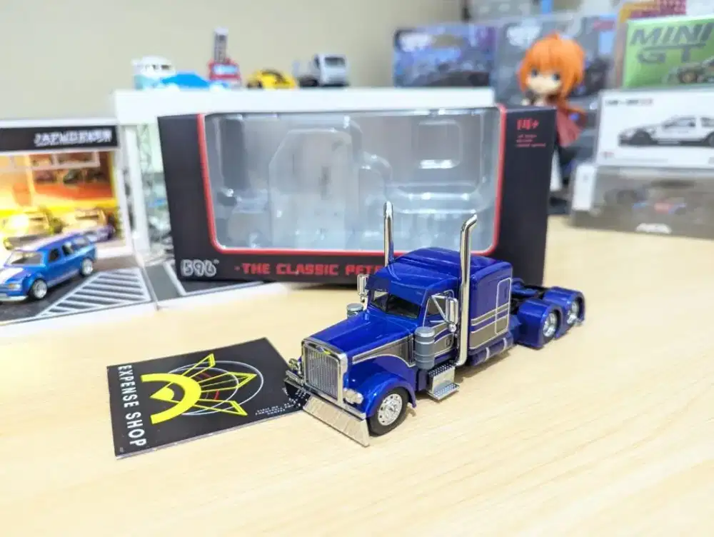 596 Model 1/64 The Classic Peterbilt 379 Blue