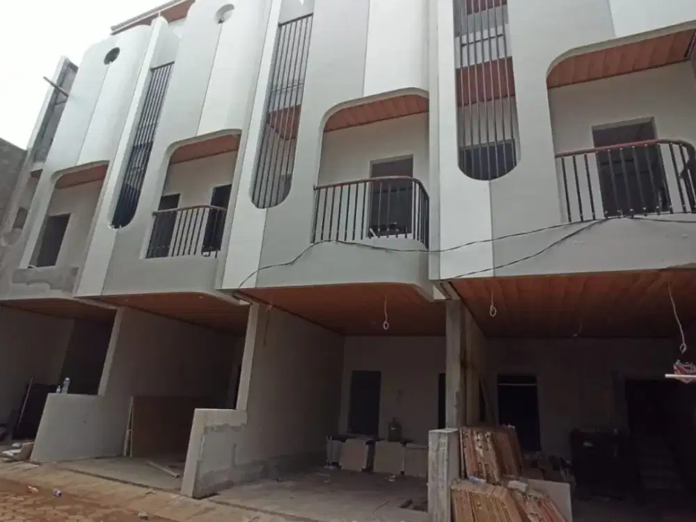 Rumah dijual Murah 2Lantai, Utan Kayu, Jakarta Timur dekat Golf Rawamangun