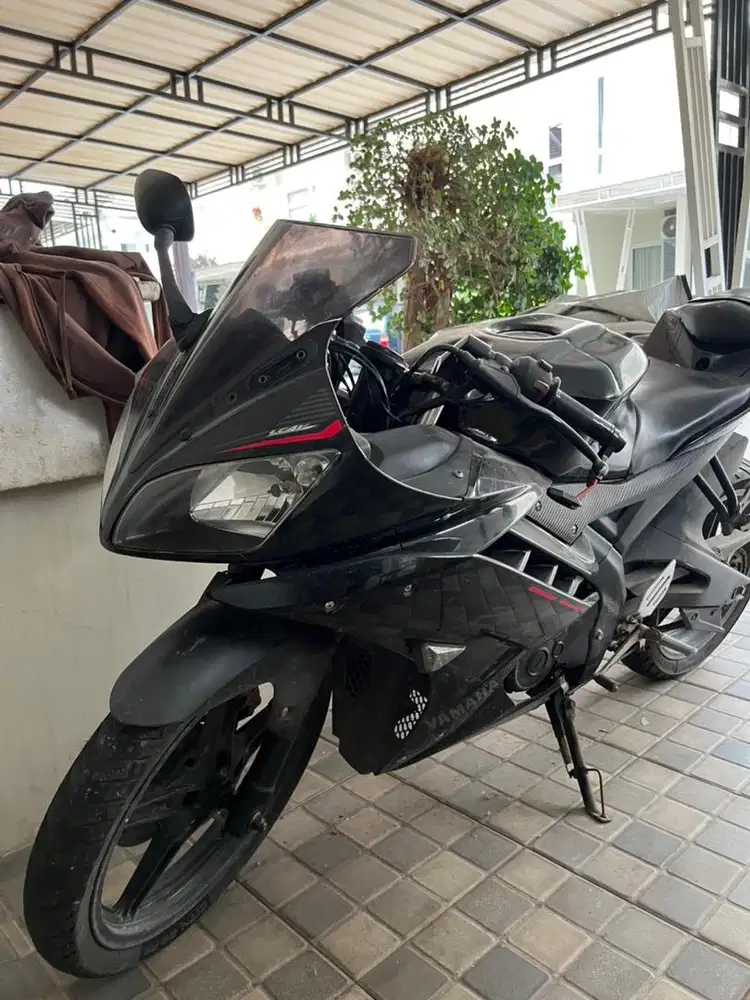 YAMAHA R15 2015 WARNA HITAM LOW KM