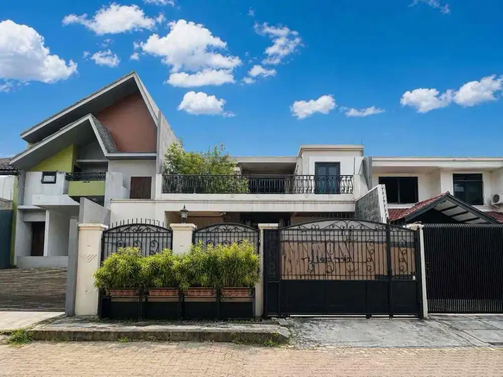 Rumah Asri 2 Lantai ditengah Lokasi Strategis Lebak Bulus