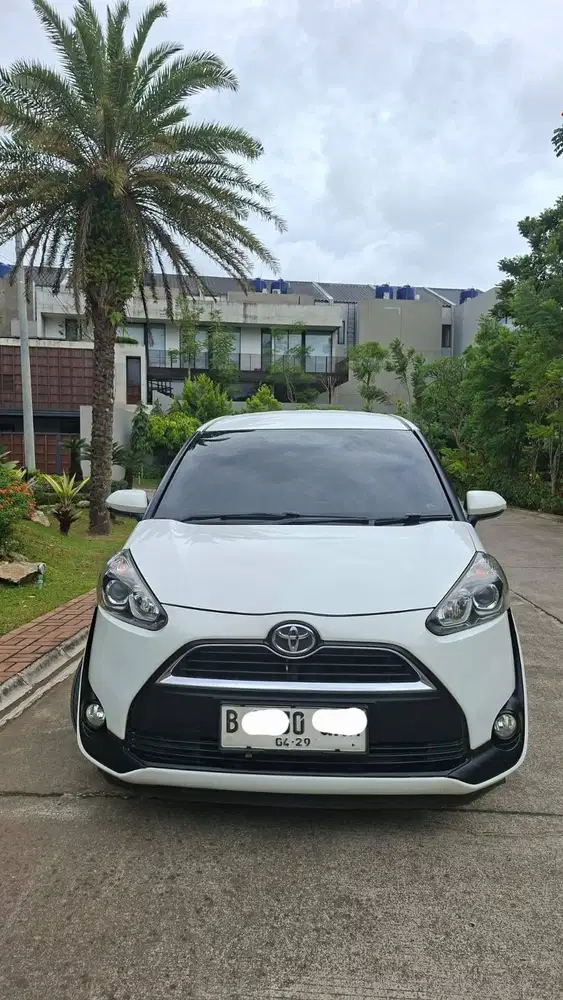 Sienta AT 2019 Putih Full Original