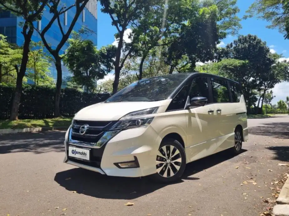 LOW DP Nissan Serena 2.0 Highway Star Bensin-AT 2023 ROQ