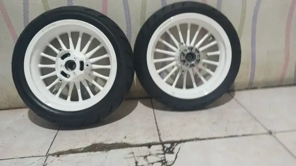 Jual velg nmax sm bannya mash bagus