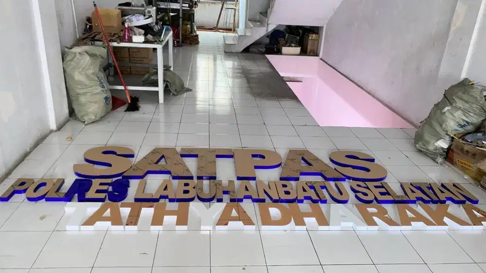 Huruf timbul akrilik non lampu