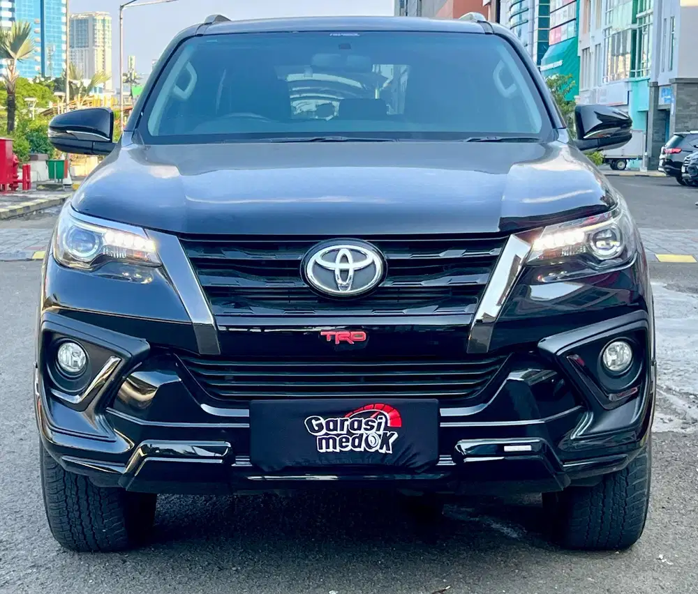 Toyota Fortuner VRZ TRD 2019 Antik Low KM Murah Bekas Ganjil Hitam